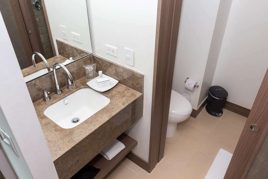 Hampton By Hilton Bogota Usaquen Room photo